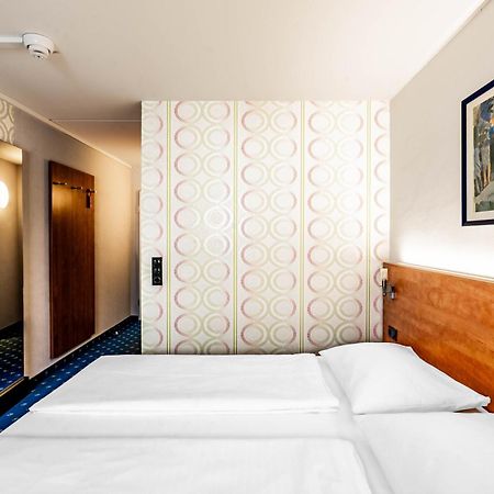 Bonjour Tagungshotel Stuttgart-Gerlingen Exterior photo