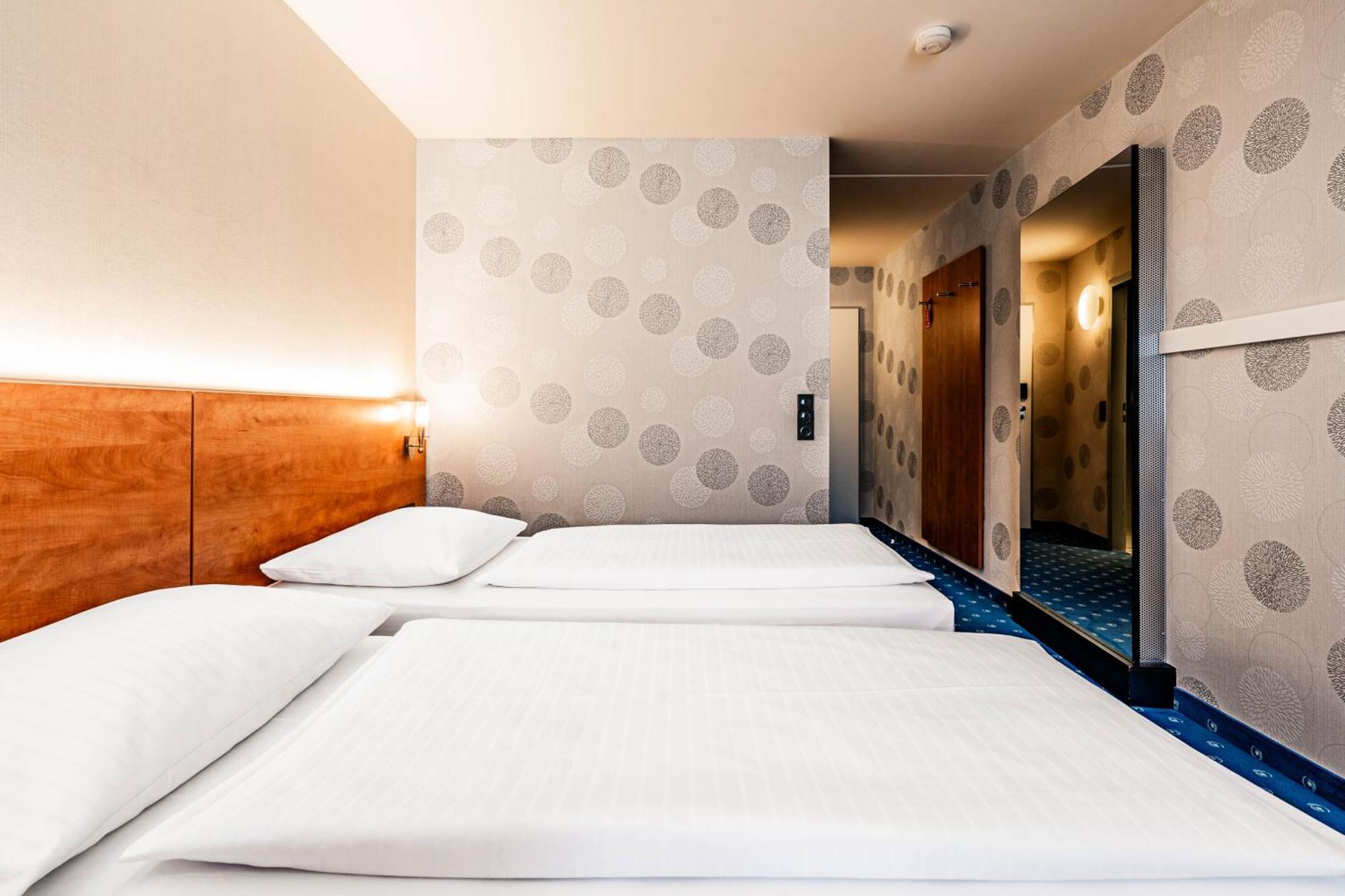 Bonjour Tagungshotel Stuttgart-Gerlingen Exterior photo