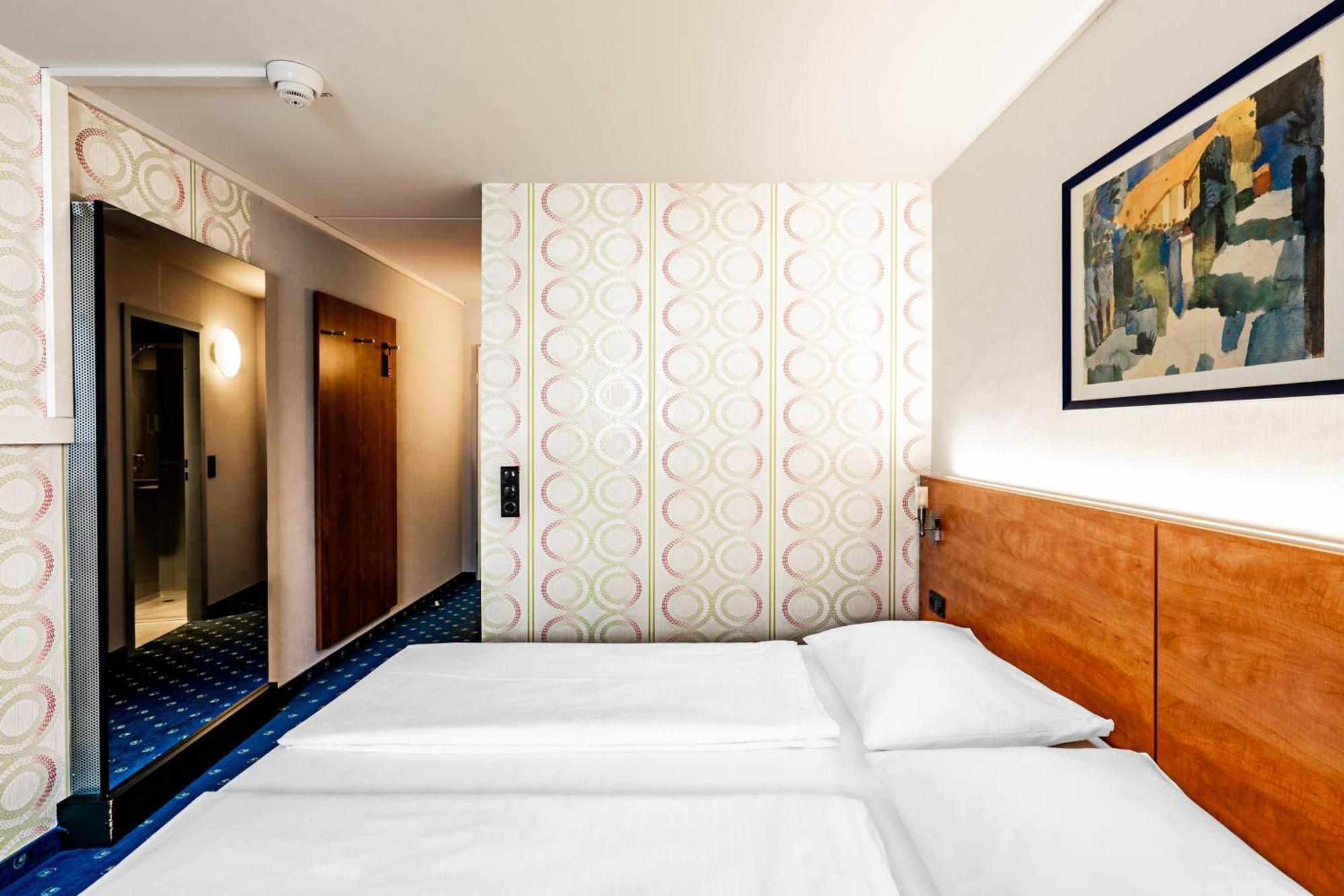 Bonjour Tagungshotel Stuttgart-Gerlingen Exterior photo