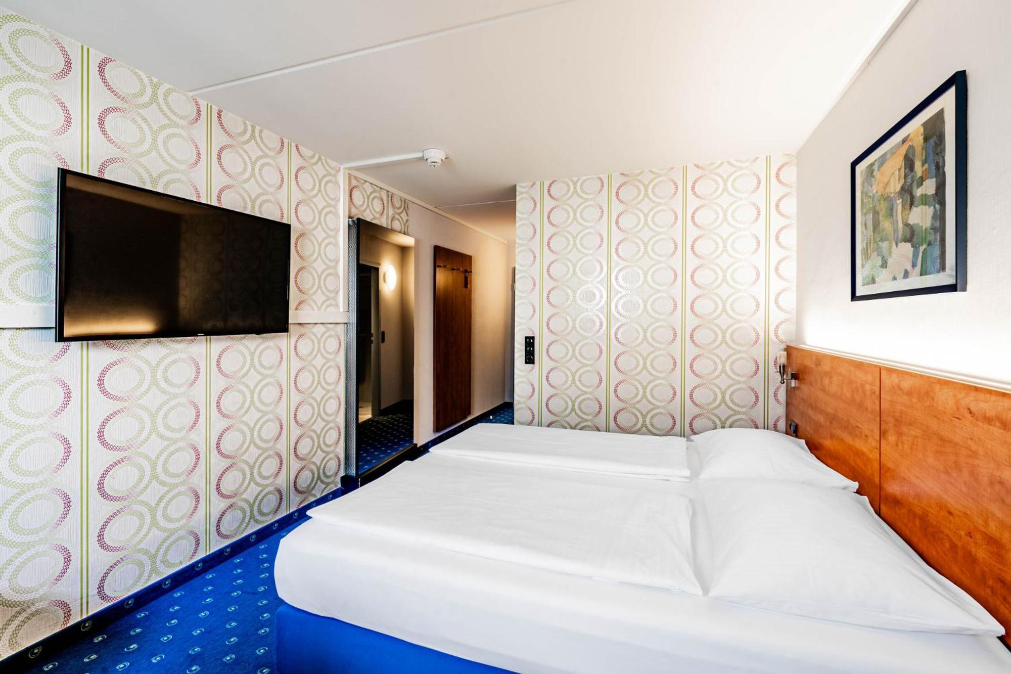Bonjour Tagungshotel Stuttgart-Gerlingen Exterior photo