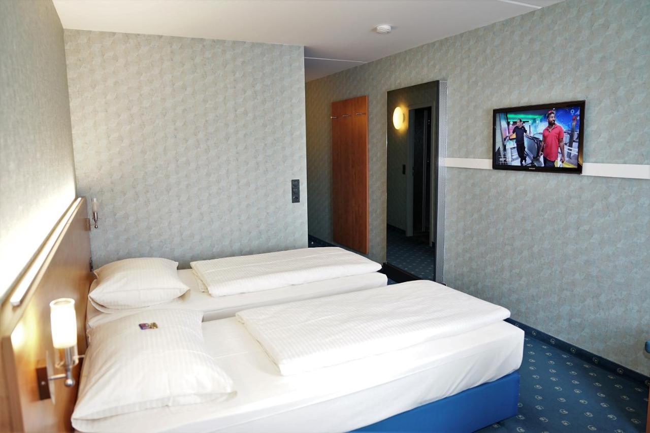 Bonjour Tagungshotel Stuttgart-Gerlingen Exterior photo